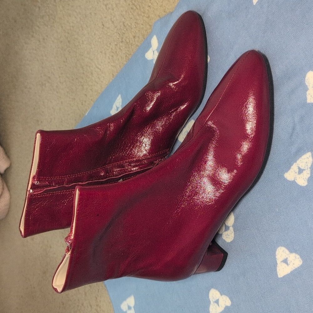 NWT  leather red boots